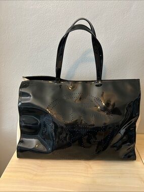 Tory BurchBlack Patent Tote Bag - Sleek Everyday Carry